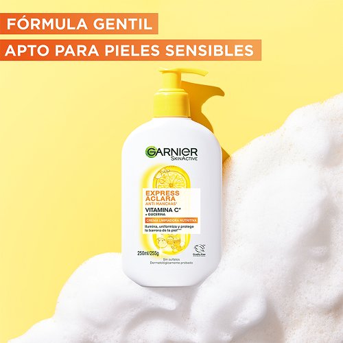 Limpieza suave para pieles sensibles con Gel Limpiador Garnier Express Aclara, fórmula apta y gentil con vitamina C.